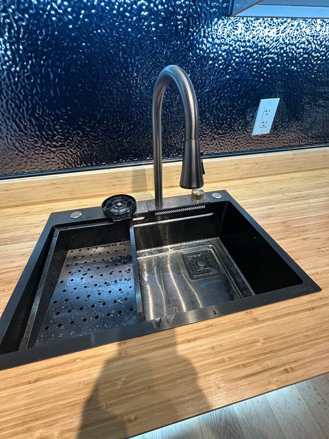 Workstation sink